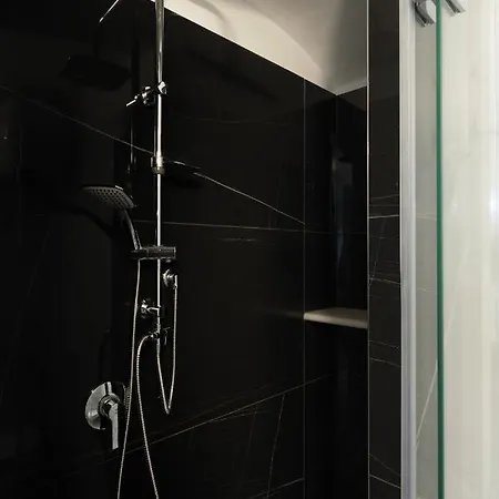 Alibi Loft: Centralissimo Con Free Wifi, Netflix, A/c E Tutti I Comfort *